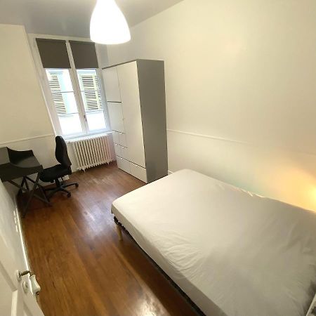 Floydroom'S Pau Chambre Hotes Dans Appartement Partage Proche Chateau Eksteriør bilde