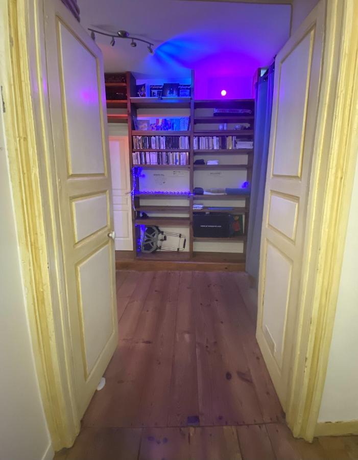 Floydroom'S Pau Chambre Hotes Dans Appartement Partage Proche Chateau Eksteriør bilde