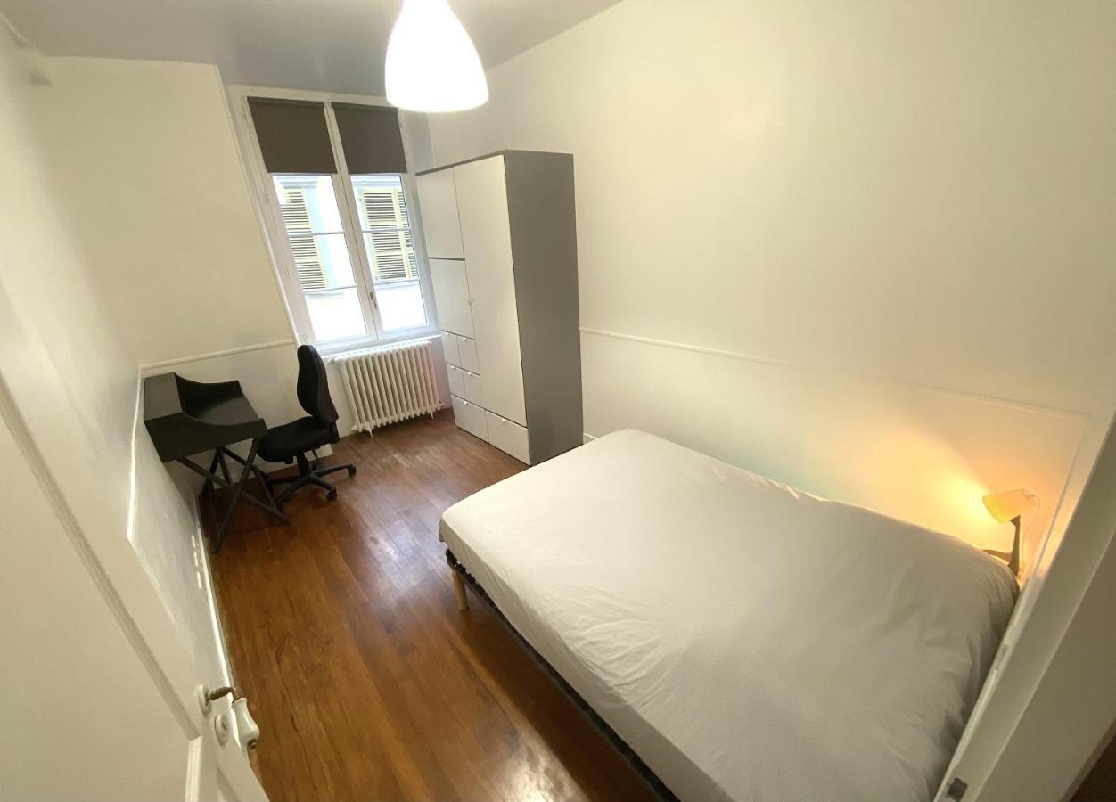 Floydroom'S Pau Chambre Hotes Dans Appartement Partage Proche Chateau Eksteriør bilde